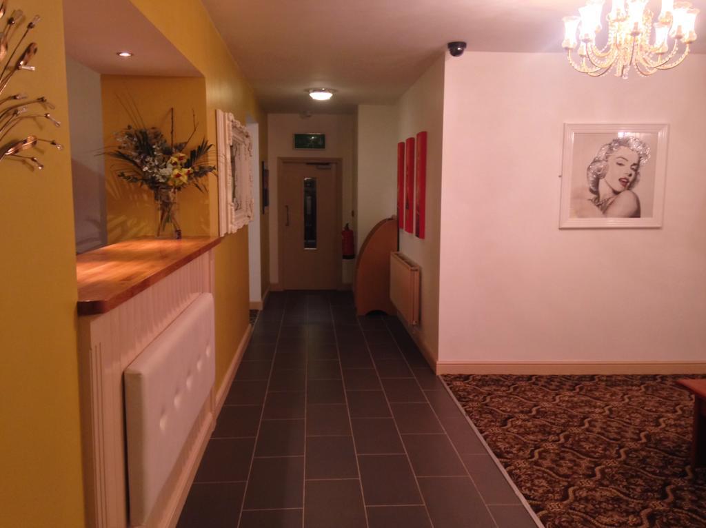 Strawberry Bank Hotel, Nec Meriden  Buitenkant foto