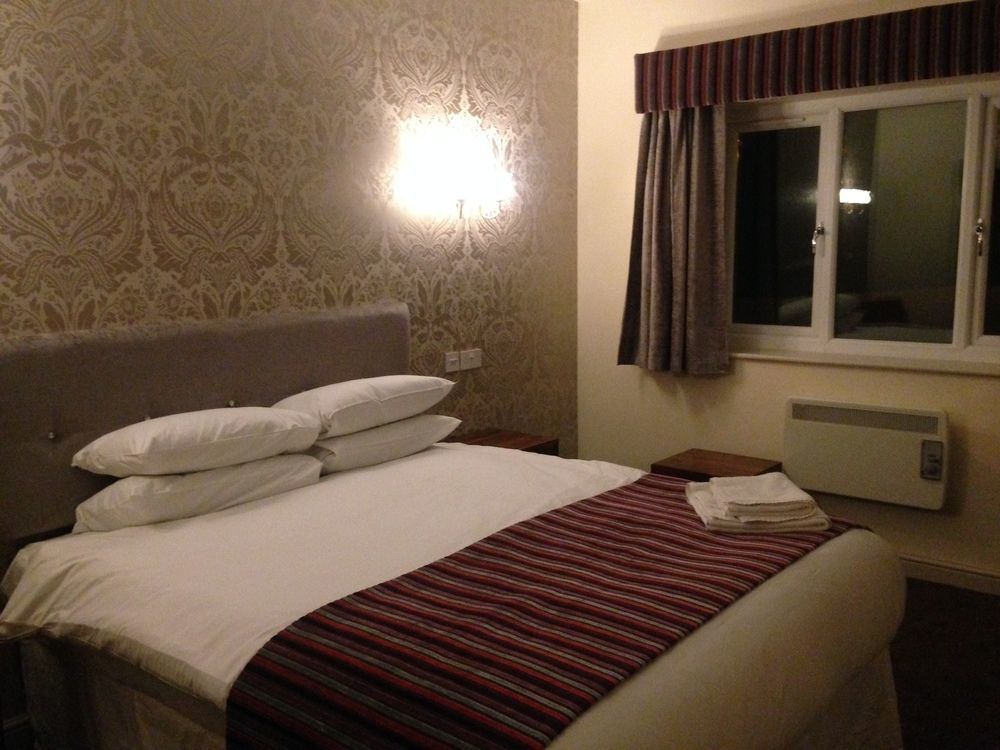 Strawberry Bank Hotel, Nec Meriden  Buitenkant foto
